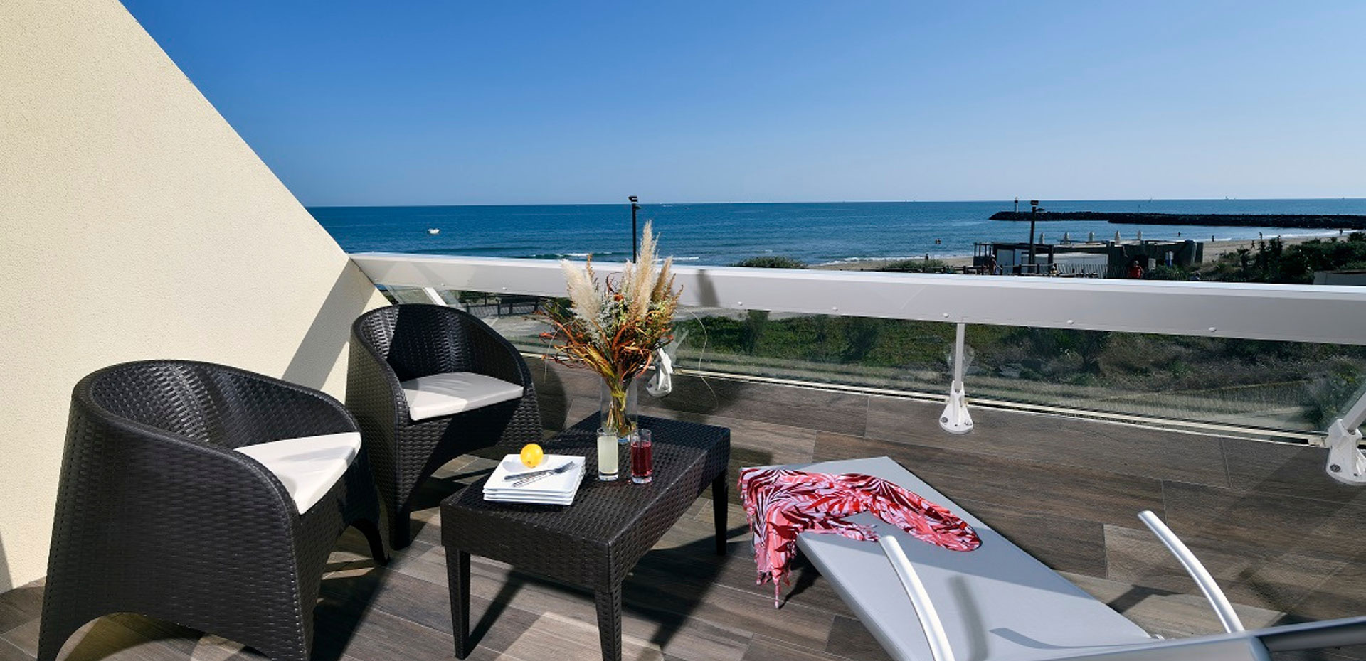 Apartamentos y villas ofrecidos en alquiler naturista por la agencia inmobiliaria AGN en Cap d’Agde