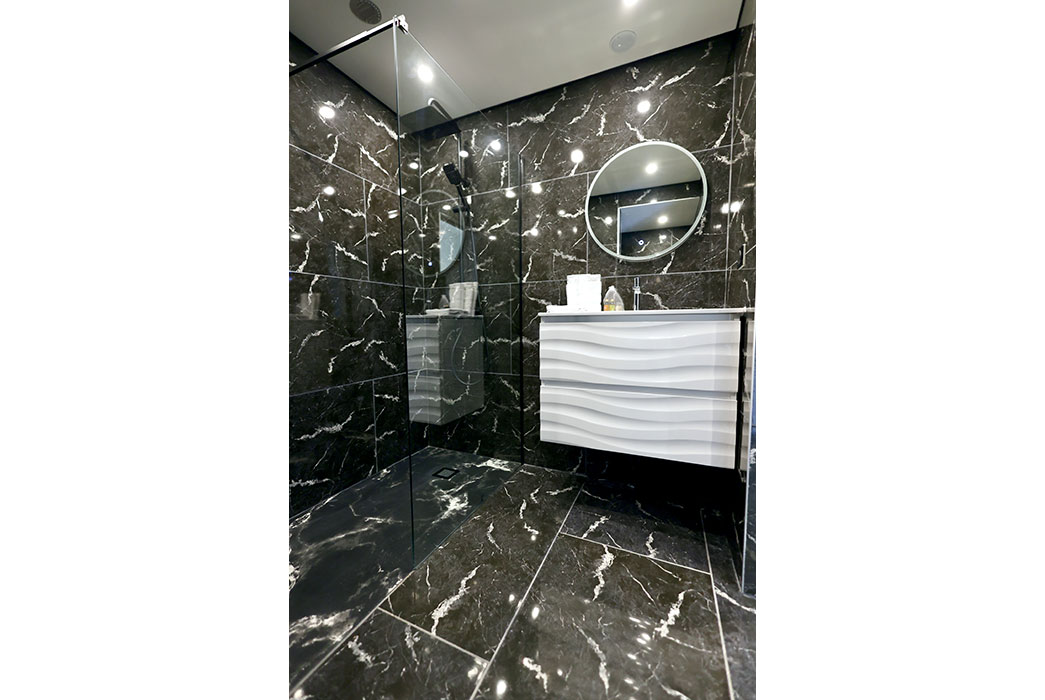 Apartment with shower room at Jardin de Babylone, seasonal naturist rental in Cap d’Agde