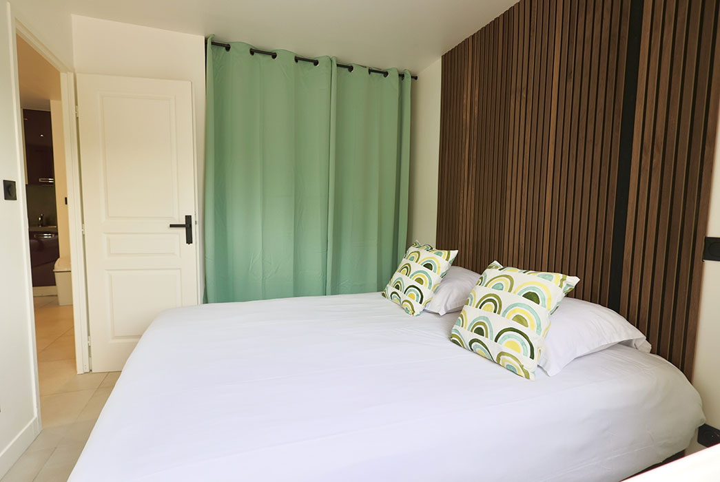 Apartment with double bedroom at Jardin de Babylone, naturist rental in Cap d’Agde