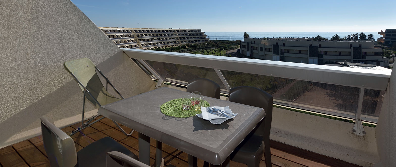 Fine terrace with a sea view Petrouchka libertine rental