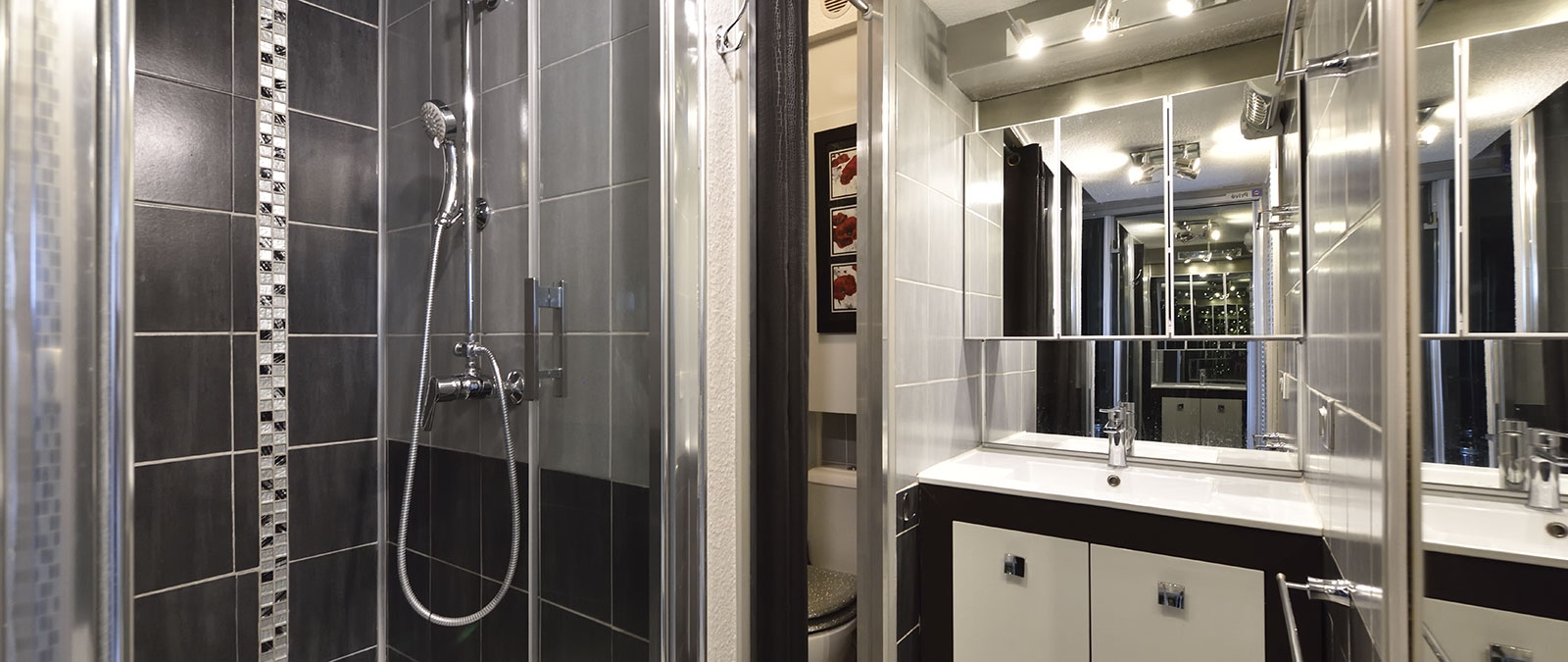 Appartamento naturista Bisou Salé con bagno con doccia